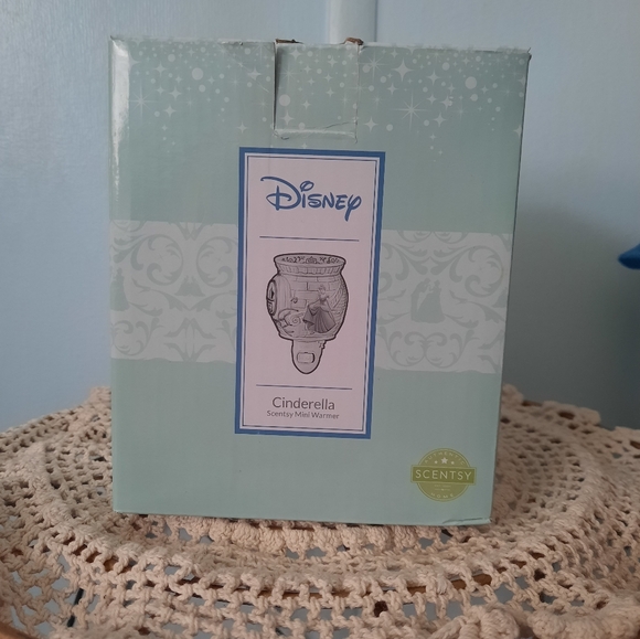 Disney  Scentsy Cinderella mini warmer - Picture 4 of 8